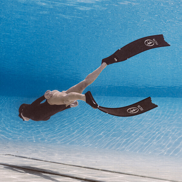 퐁당닷컴,★ONDA BAG 증정★ 퓨어카본 플레타핀 프리다이빙핀 카본롱핀 오리발 포르자 블랙 풋포켓,본 제품은 핀 조립 후에는 환불 및 교환이 불가하오니, 구매 시 참고 부탁드립니다.,플레타,프리다이빙 > 오리발 > 카본핀