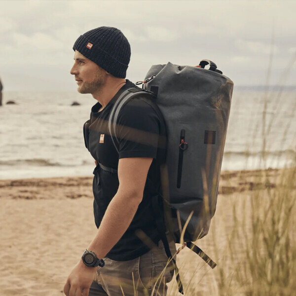 퐁당닷컴,레드 워터푸르프 킷 백,영국 감성 프리미엄 레드, 리싸이클 TPU소재 제작. 숄더백, 백팩 두 가지로 연출 가능한 방수백,레드,수영, 물놀이 > 가방 > 방수백