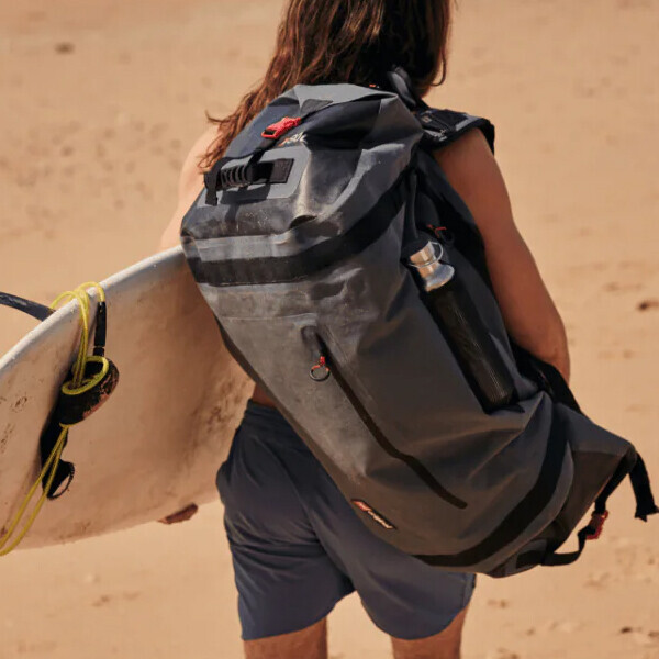 퐁당닷컴,레드 워터푸르프 킷 백,영국 감성 프리미엄 레드, 리싸이클 TPU소재 제작. 숄더백, 백팩 두 가지로 연출 가능한 방수백,레드,수영, 물놀이 > 가방 > 방수백