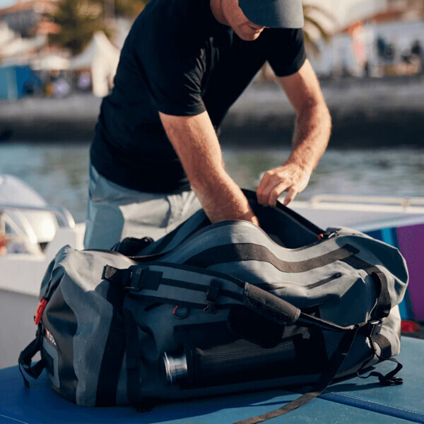 퐁당닷컴,레드 워터푸르프 킷 백,영국 감성 프리미엄 레드, 리싸이클 TPU소재 제작. 숄더백, 백팩 두 가지로 연출 가능한 방수백,레드,수영, 물놀이 > 가방 > 방수백