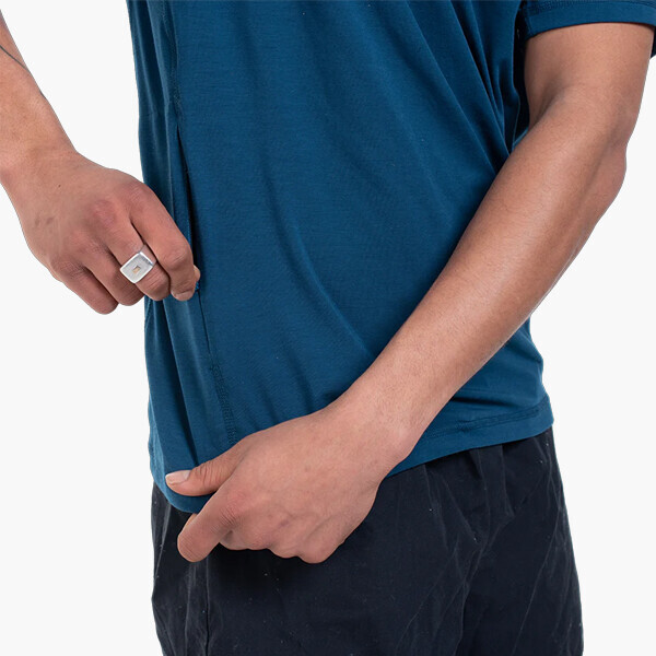 퐁당닷컴,★이월 상품★ 레드 퍼포먼스 티셔츠,영국 감성 프리미엄 레드, High quality 기능성 원단의 러닝, 아웃도어 티셔츠,레드,수영, 물놀이 > 어패럴 > 반바지, 티셔츠, 후디