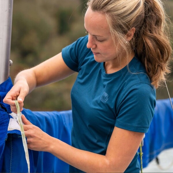 퐁당닷컴,★이월 상품★ 레드 퍼포먼스 티셔츠,영국 감성 프리미엄 레드, High quality 기능성 원단의 러닝, 아웃도어 티셔츠,레드,수영, 물놀이 > 어패럴 > 반바지, 티셔츠, 후디