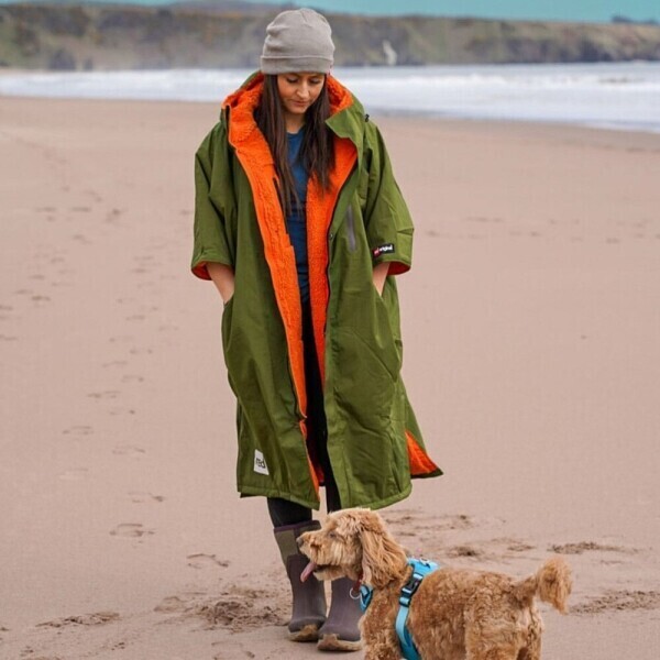 퐁당닷컴,레드 숏슬리브 프로 체인지 로브 에보,영국 감성 프리미엄 레드 아우터,레드,캠핑 > 어패럴 > 방풍자켓