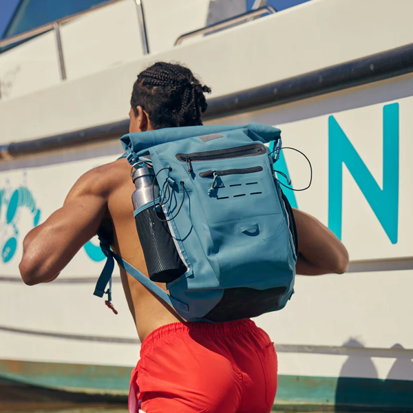 퐁당닷컴,레드 워터푸르프 백팩 30L,영국 감성 프리미엄 레드, 100% 리싸이클 Cyclepet 원단, 노트북 수납 가능 방수 백팩,레드,수영, 물놀이 > 가방 > 방수백