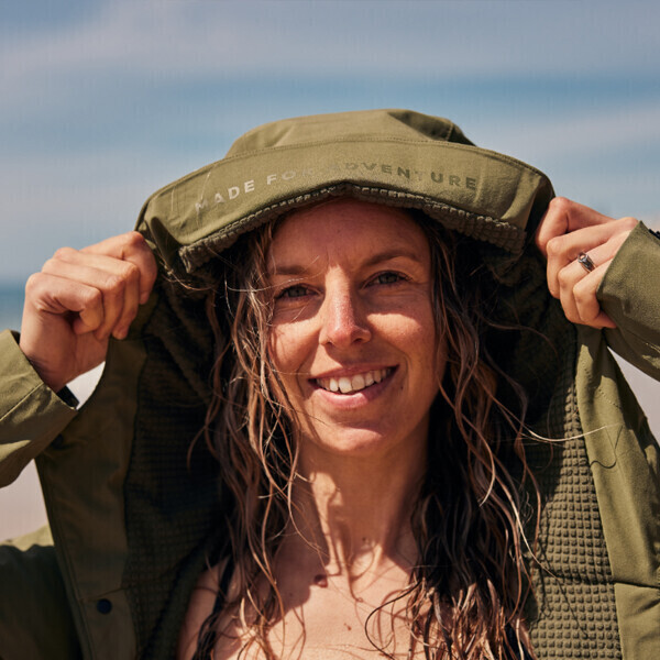 퐁당닷컴,레드 퍼슈트 로브,영국 감성 프리미엄 레드 아우터,레드,캠핑 > 어패럴 > 방풍자켓